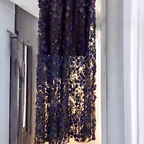 Women's 3D Floral Appliqué + Sequined Silhouette Formal Gown XSCAPE NWT Size 4 - Picture 8 of 12